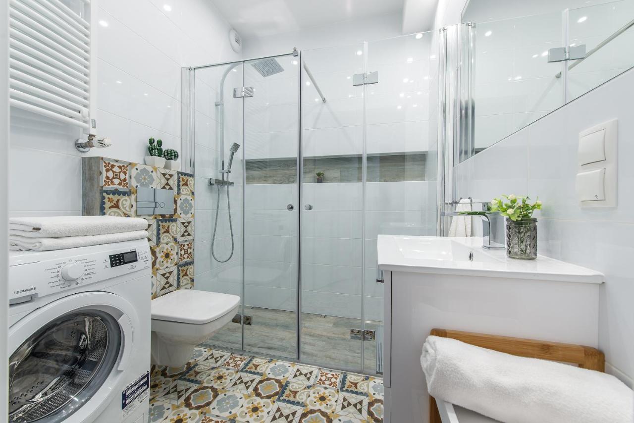 Close To Chopin Airport, Parking, Remote-ready