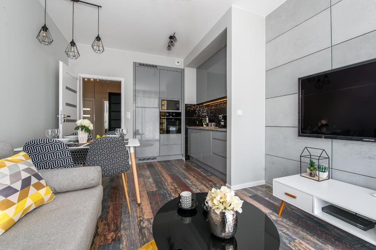 Close To Chopin Airport, Parking, Remote-ready Appartamento *