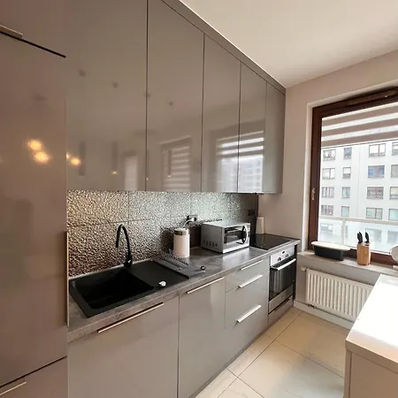 Close To Chopin Airport, Moduo Cybernetyki, Free Parking By Cosmo Spirit Warsaw Exterior photo