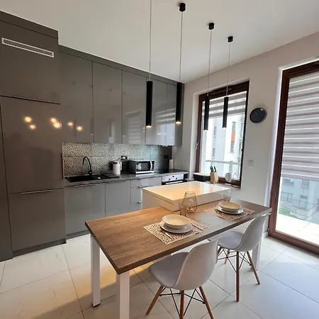 Close To Chopin Airport, Moduo Cybernetyki, Free Parking By Cosmo Spirit Warsaw Exterior photo