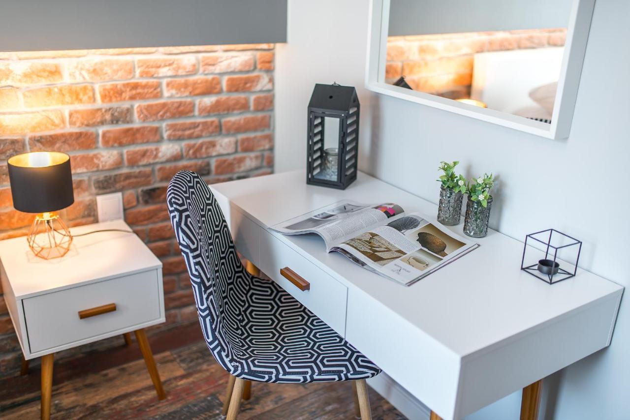 Close To Chopin Airport, Moduo Cybernetyki, Free Parking By Cosmo Spirit