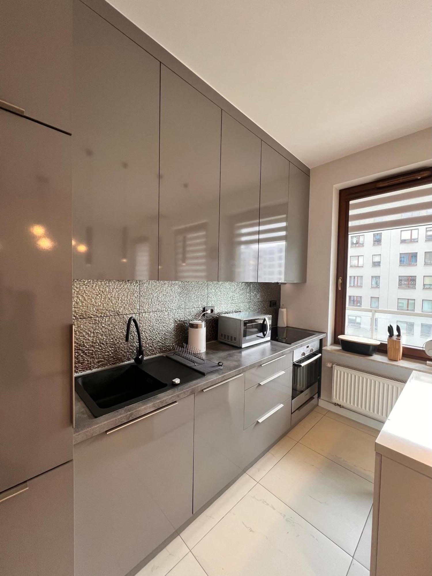 Apartment Close To Chopin Airport, Moduo Cybernetyki, Free Parking By Cosmo Spirit *